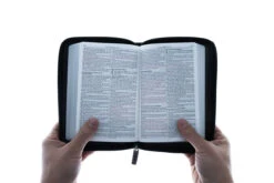 KJV Compact Bible-Black LuxLeather W/Zipper -Book Store 206 0457 5