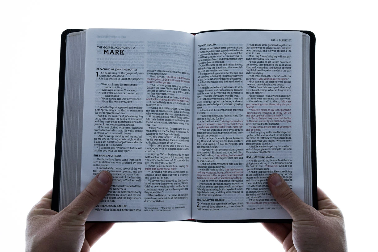 NASB, Thinline Bible, Bonded Leather, Black, Red Letter Edition 4 NASB, Thinline Bible, Bonded Leather, Black, Red Letter Edition - Image 4