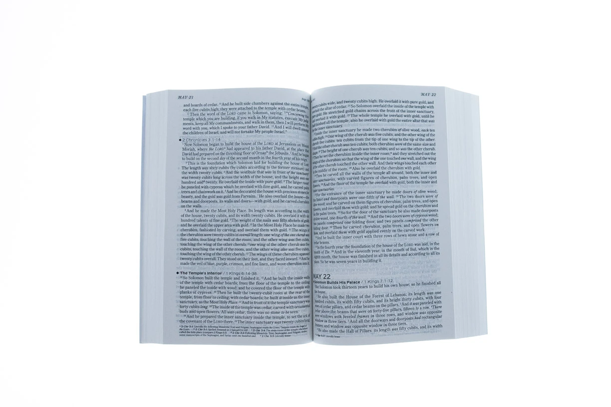 NKJV The One Year Chronological Bible Paperback 3 NKJV The One Year Chronological Bible Paperback - Image 3