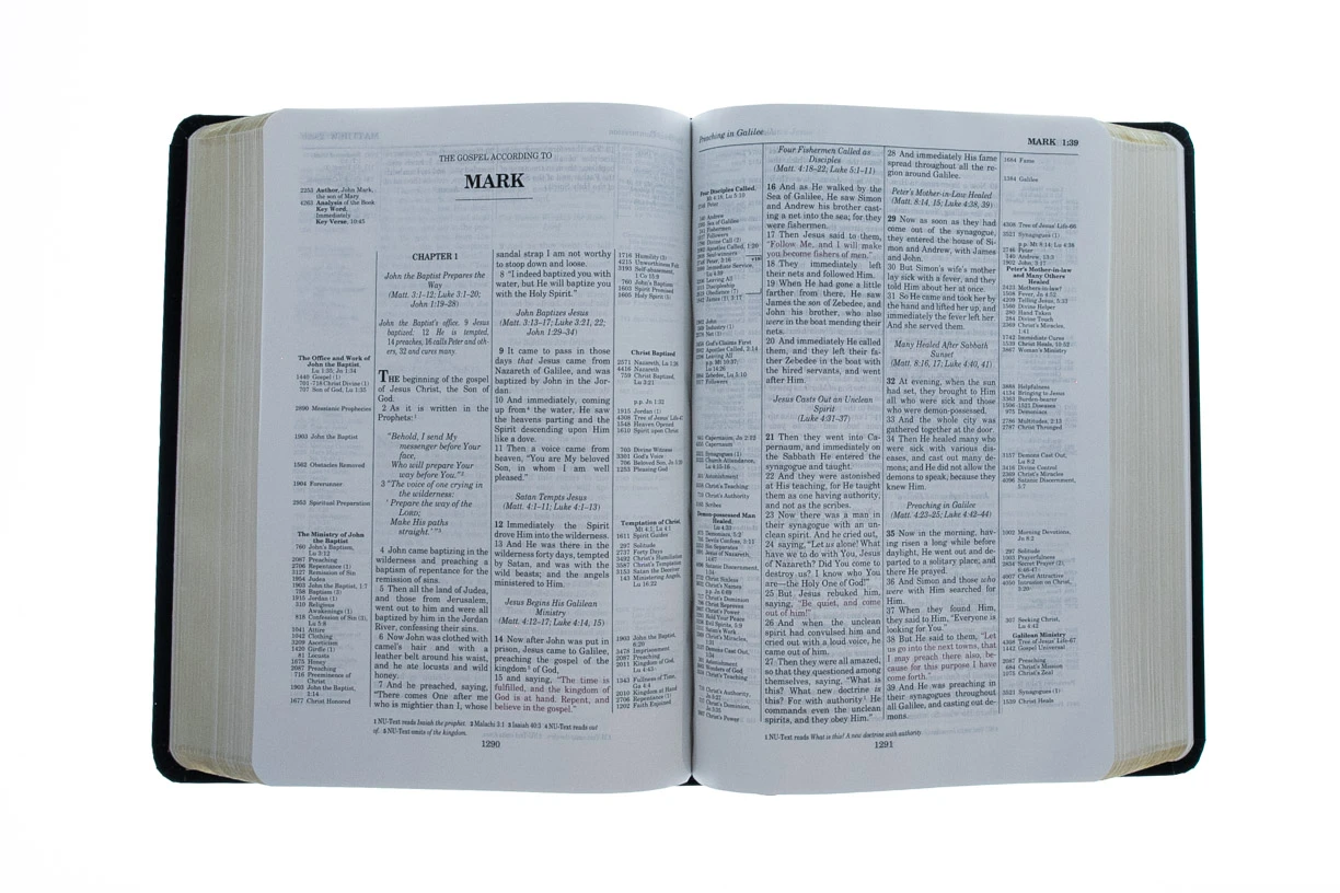 NKJV, Thompson Chain-Reference Bible, Bonded Leather 4 NKJV, Thompson Chain-Reference Bible, Bonded Leather - Image 4