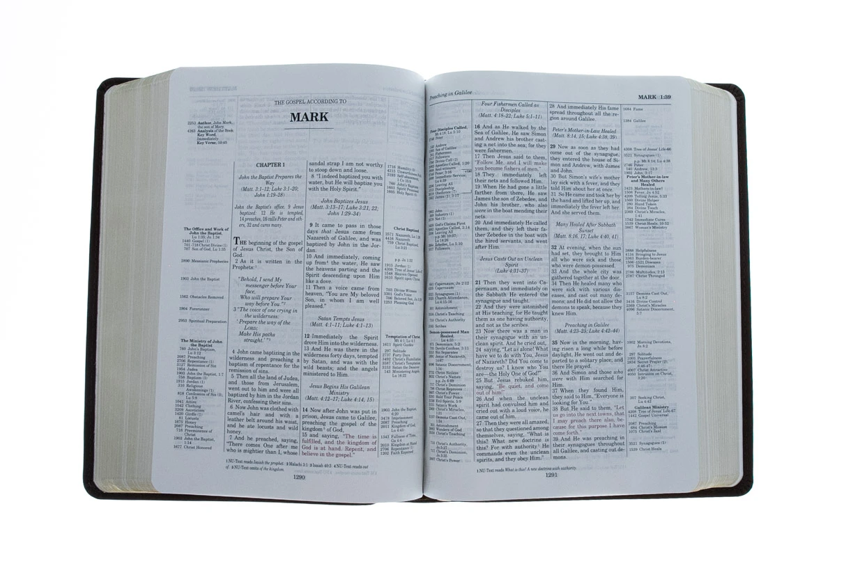 NKJV, Thompson Chain-Reference Bible, Leathersoft, Brown, Red Letter 5 NKJV, Thompson Chain-Reference Bible, Leathersoft, Brown, Red Letter - Image 5