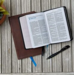 NKJV Compact Bible, MacLaren Series, Leathersoft, Brown, Comfort Print 6 NKJV Compact Bible, MacLaren Series, Leathersoft, Brown, Comfort Print -Book Store 211 0240 2