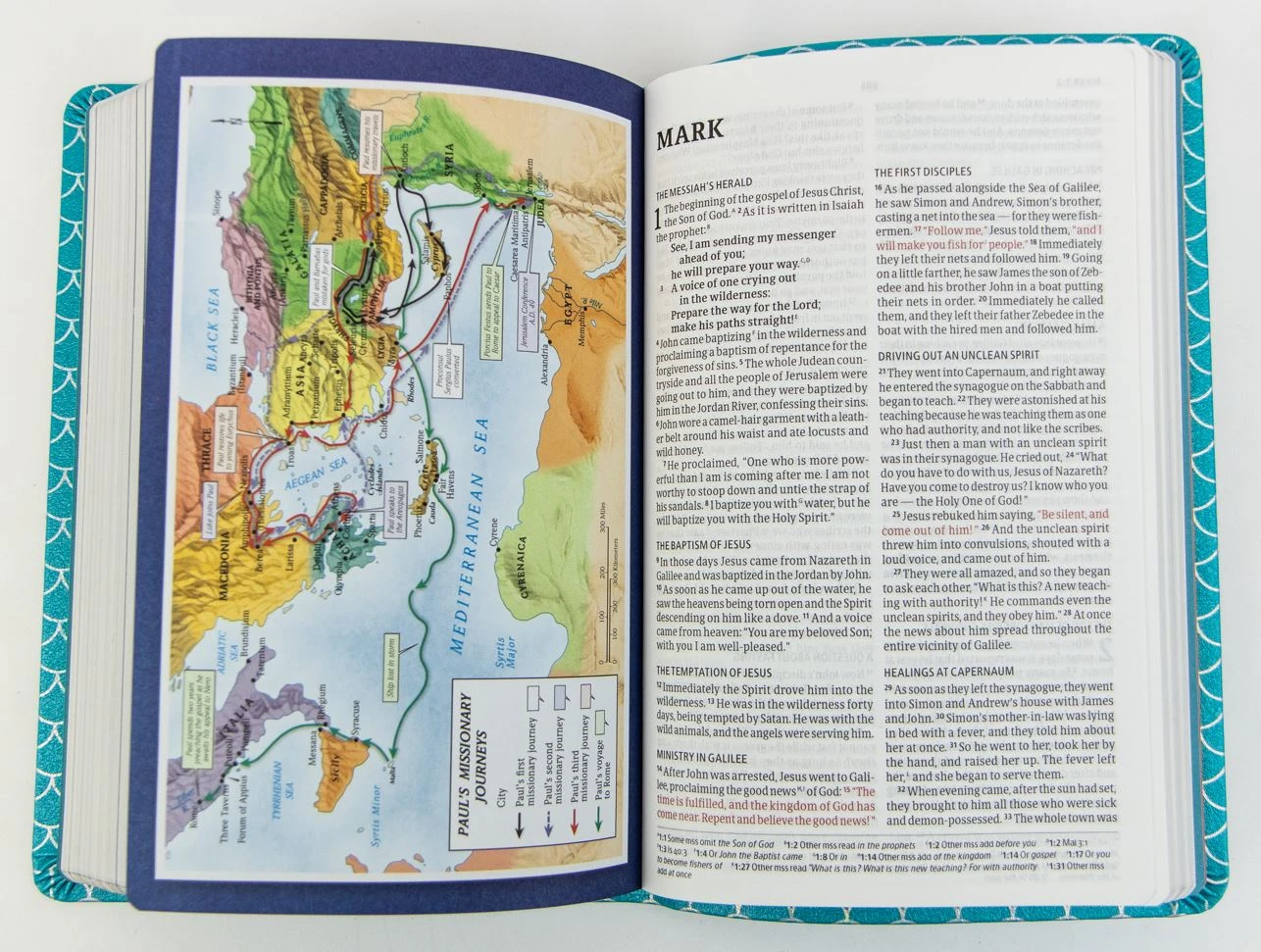 CSB Kids Bible, Thinline Edition, Aqua Leathertouch 4 CSB Kids Bible, Thinline Edition, Aqua Leathertouch - Image 4